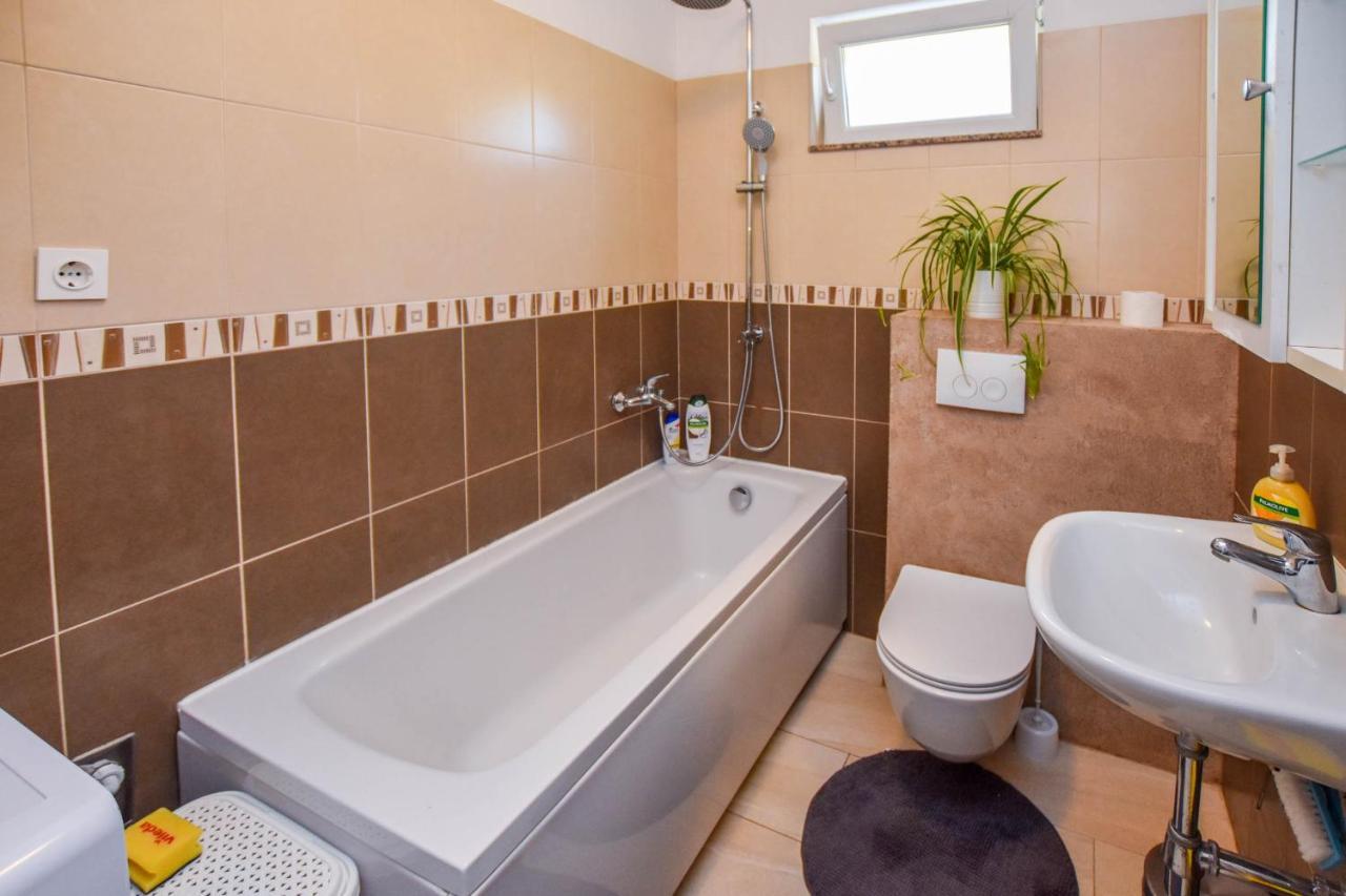 Kuca Za Odmor Lucija Apartment Vrana  Luaran gambar