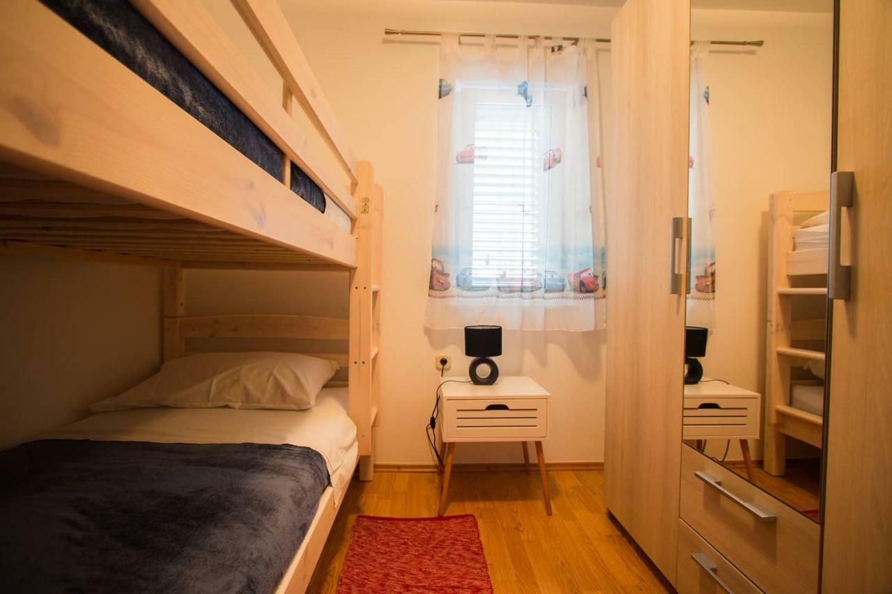 Kuca Za Odmor Lucija Apartment Vrana  Luaran gambar